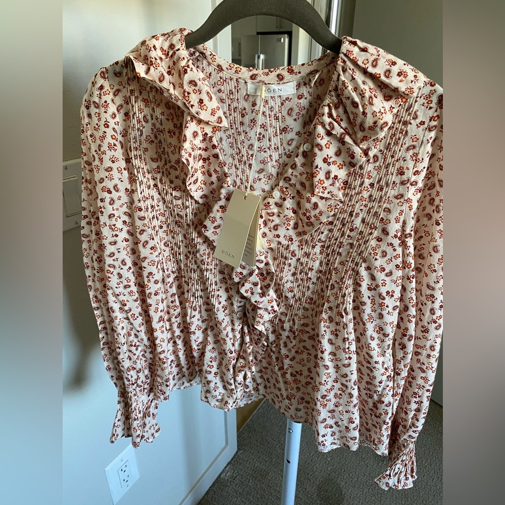 Doen long sleeve ruffle top XS